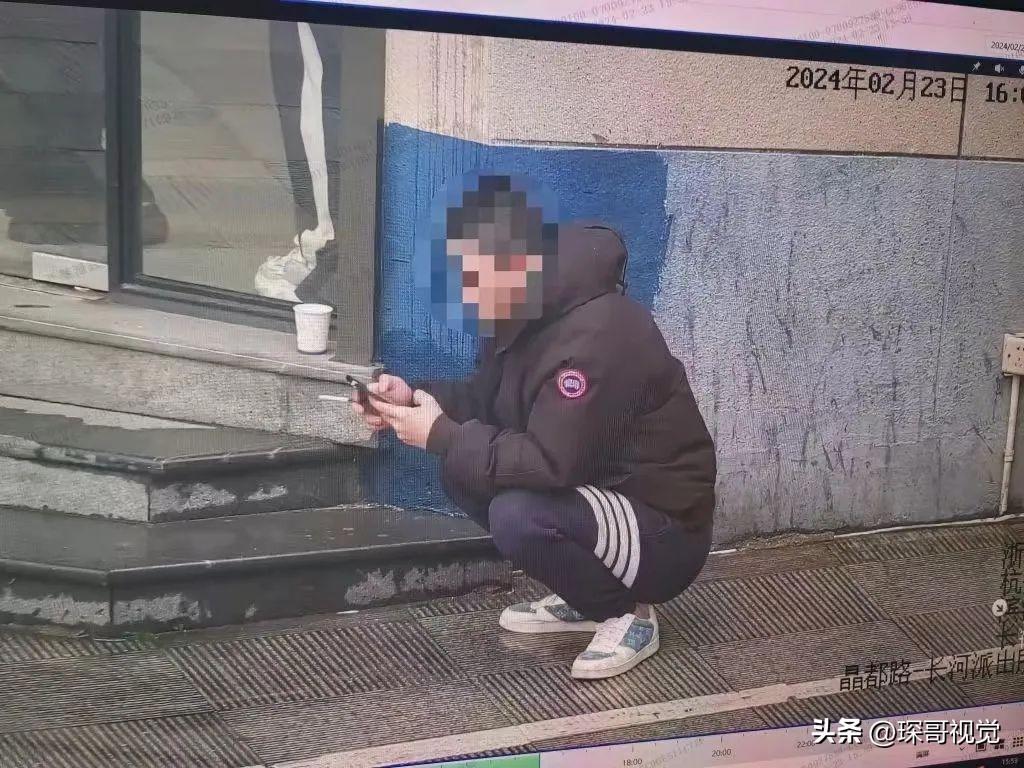 男子偷女友15块金条变卖