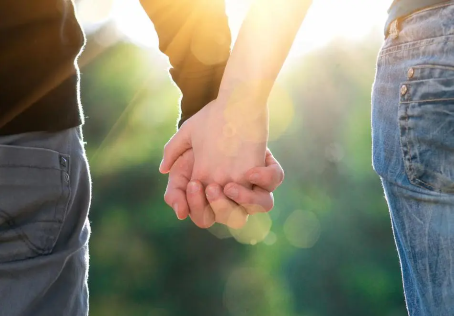 采访100位已婚人士，发现一条惊人规律 ： 你还愿意娶现在的老婆吗姻殿堂